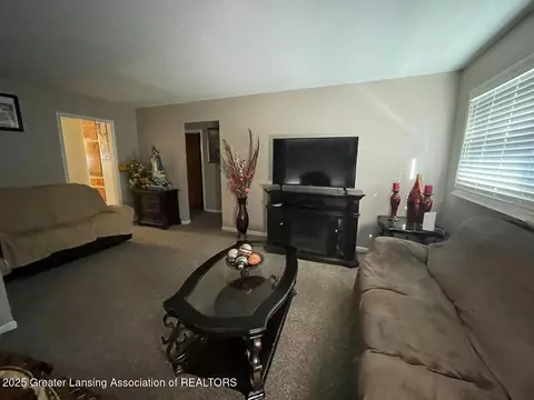 4917 Burchfield Ave, Lansing, MI 48910 photo 3
