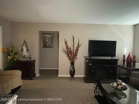 4917 Burchfield Ave, Lansing, MI 48910 photo 5
