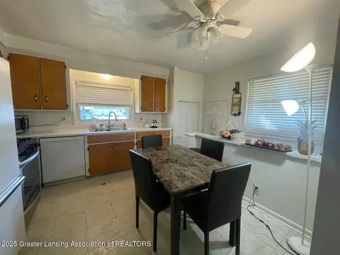 4917 Burchfield Ave, Lansing, MI 48910 photo 9