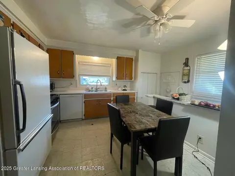 4917 Burchfield Ave, Lansing, MI 48910 photo 10