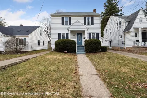 2004 Roberts Ln, Lansing, MI 48910