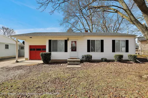 908 S Eugenia Dr, Mason, MI 48854