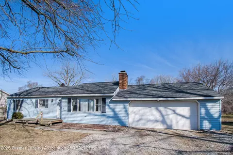 2428 Bliesener St, Lansing, MI 48911