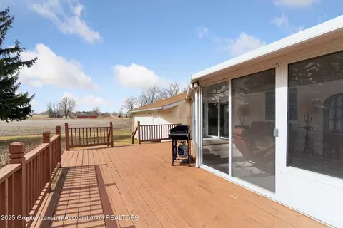 615 W Maple Ave, Bancroft, MI 48414 photo 37