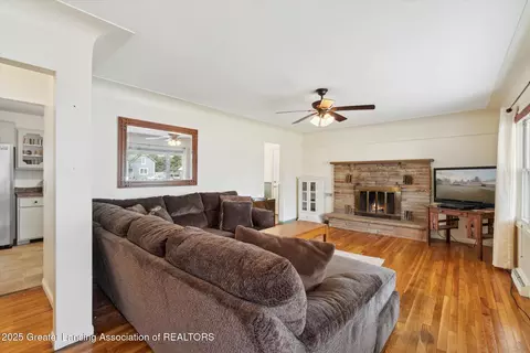615 W Maple Ave, Bancroft, MI 48414 photo 10
