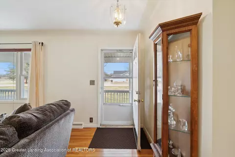 615 W Maple Ave, Bancroft, MI 48414 photo 8