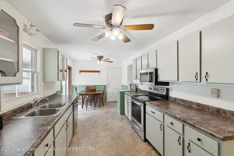 615 W Maple Ave, Bancroft, MI 48414 photo 18