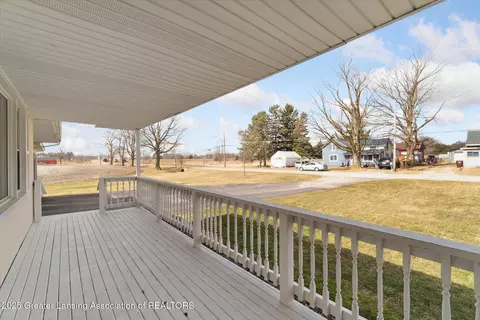 615 W Maple Ave, Bancroft, MI 48414 photo 6