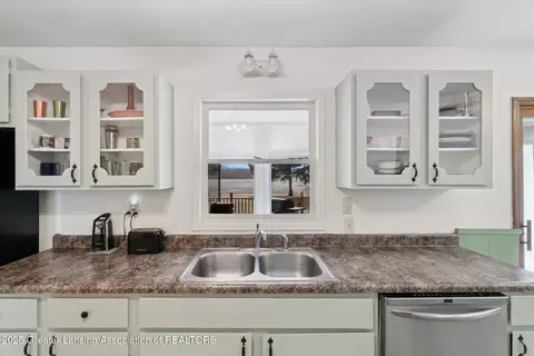 615 W Maple Ave, Bancroft, MI 48414 photo 19