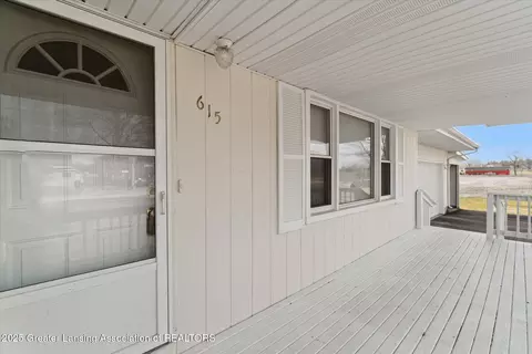 615 W Maple Ave, Bancroft, MI 48414 photo 5