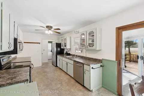 615 W Maple Ave, Bancroft, MI 48414 photo 15