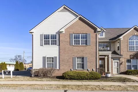 661 Worthington Dr, Lansing, MI 48906