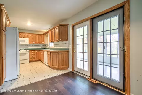 Kitchen - 4518 Sandstone Dr, Williamston, MI 48895 photo 1 of 6