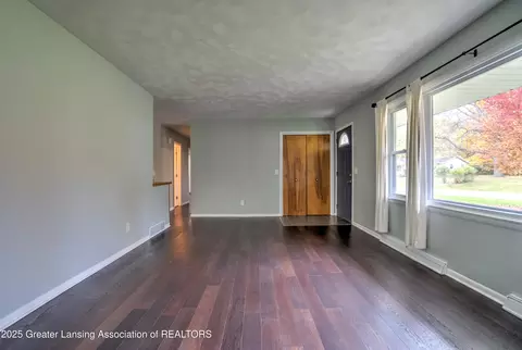 Living - 4518 Sandstone Dr, Williamston, MI 48895 photo 3 of 10