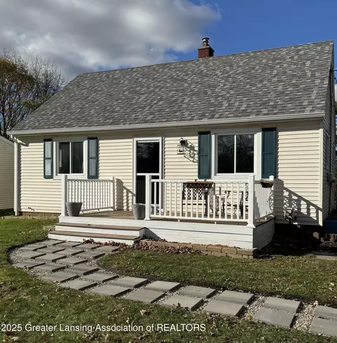332 W Cherry St, Potterville, MI 48876