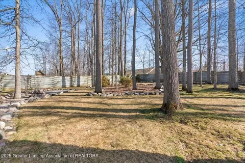 Exterior - 706 Fieldview Dr, Grand Ledge, MI 48837 photo 5 of 5