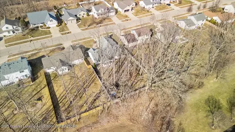 View/Area - 706 Fieldview Dr, Grand Ledge, MI 48837 photo 5 of 7