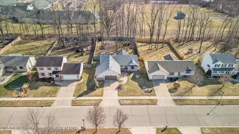 View/Area - 706 Fieldview Dr, Grand Ledge, MI 48837 photo 2 of 7