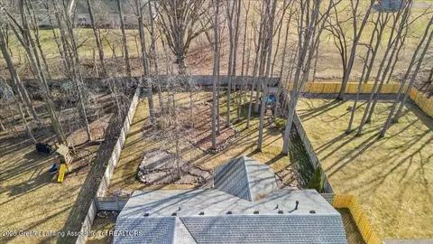 View/Area - 706 Fieldview Dr, Grand Ledge, MI 48837 photo 3 of 7