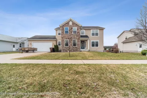 5801 Macmillan Way, Lansing, MI 48911