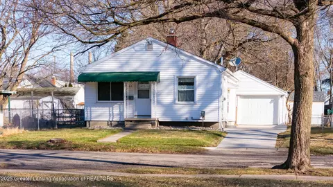 127 E Willard Ave, Lansing, MI 48910