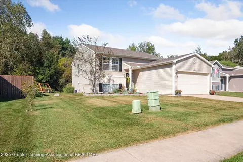 418 Spicetree Ln, Mason, MI 48854
