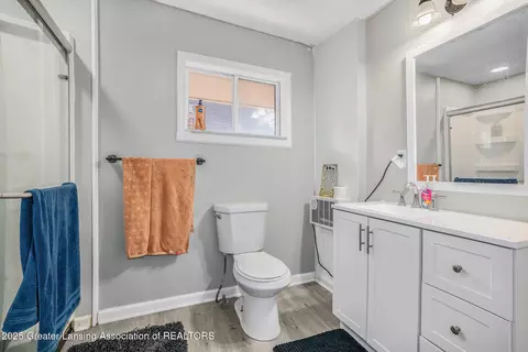 Bath - 1823 Bradley Ave, Lansing, MI 48910 photo 1 of 1