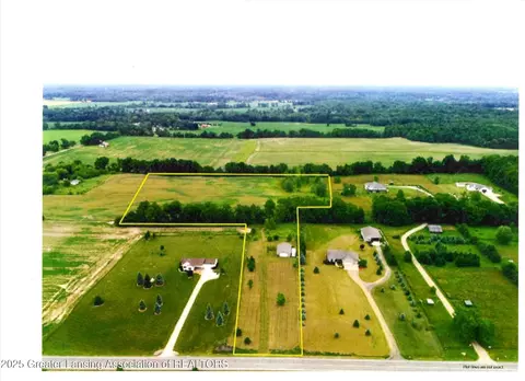 1762 Hartel Rd, Charlotte, MI 48813
