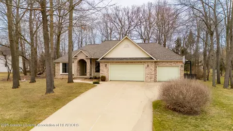 2461 Knollridge Ln, Williamston, MI 48895