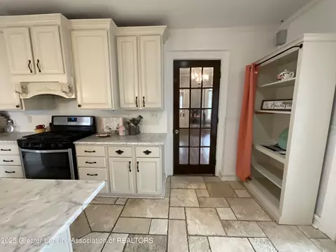 323 N Marshall Ave, Marshall, MI 49068 photo 10