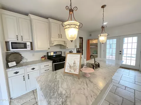 323 N Marshall Ave, Marshall, MI 49068 photo 9