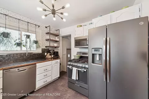 1219 Edward St, Lansing, MI 48910