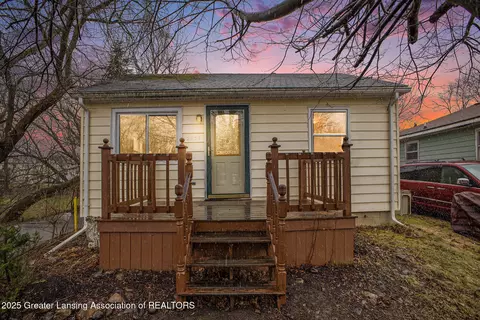 2537 Beryl St, Holt, MI 48842