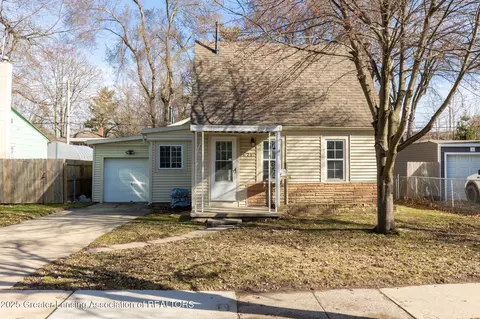 621 Jessop Ave, Lansing, MI 48910