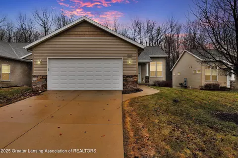 235 Barrington Cir, Lansing, MI 48917