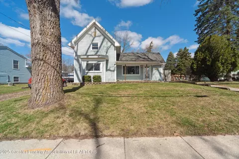 611 E Columbia St, Mason, MI 48854