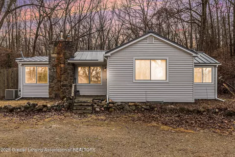 19999 Williamsville Rd, Gregory, MI 48137