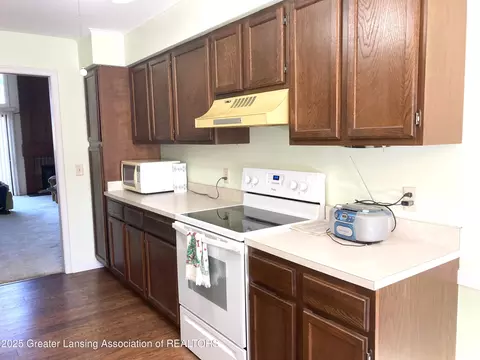 Kitchen - 912 Grenoble Dr #E, Lansing, MI 48917 photo 3 of 3