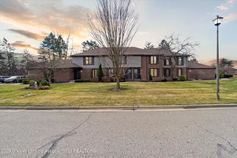 1354 N Chartwell Carriage Way #15, East Lansing, MI 48823