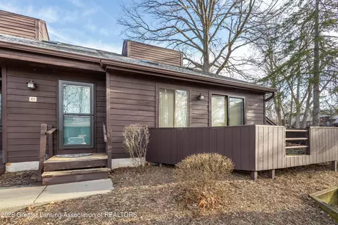111 E Jolly Rd #25, Lansing, MI 48910
