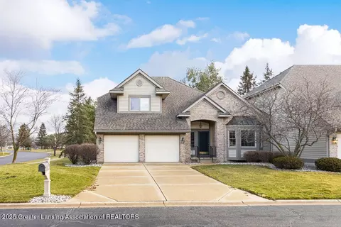 203 Geneva Cir, Lansing, MI 48917