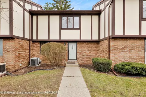 6218 Cobblers Dr, East Lansing, MI 48823
