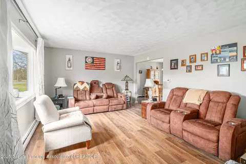 1899 E Webb Rd, Dewitt, MI 48820 photo 7