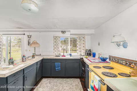 1899 E Webb Rd, Dewitt, MI 48820 photo 22
