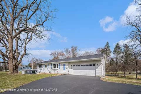 1899 E Webb Rd, Dewitt, MI 48820 photo 4