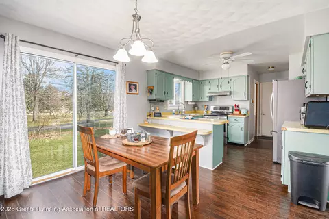 1899 E Webb Rd, Dewitt, MI 48820 photo 9