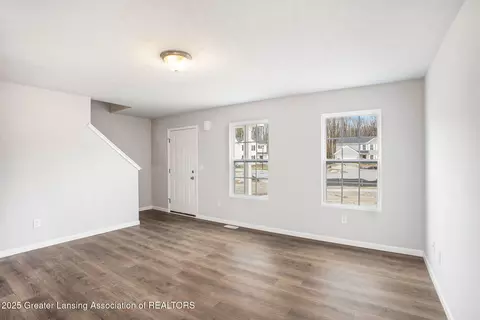 2998 Moccasin Dr, Dewitt, MI 48820 photo 4