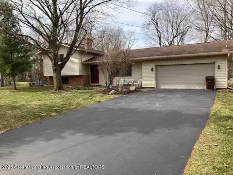 12955 Chippewa Dr #R4, Grand Ledge, MI 48837