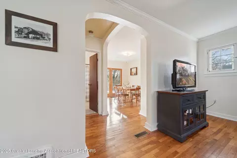 2219 Alpha St, Lansing, MI 48910 photo 6