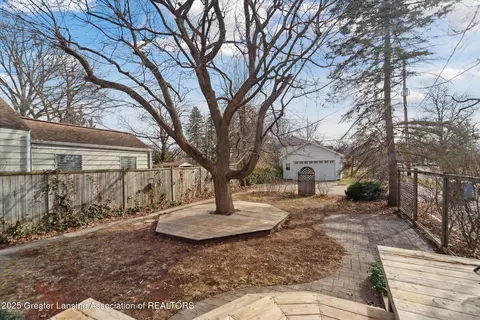 2219 Alpha St, Lansing, MI 48910 photo 21